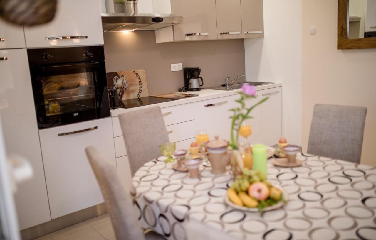 Apartments Vladimir 2836 Palit Bagian luar foto