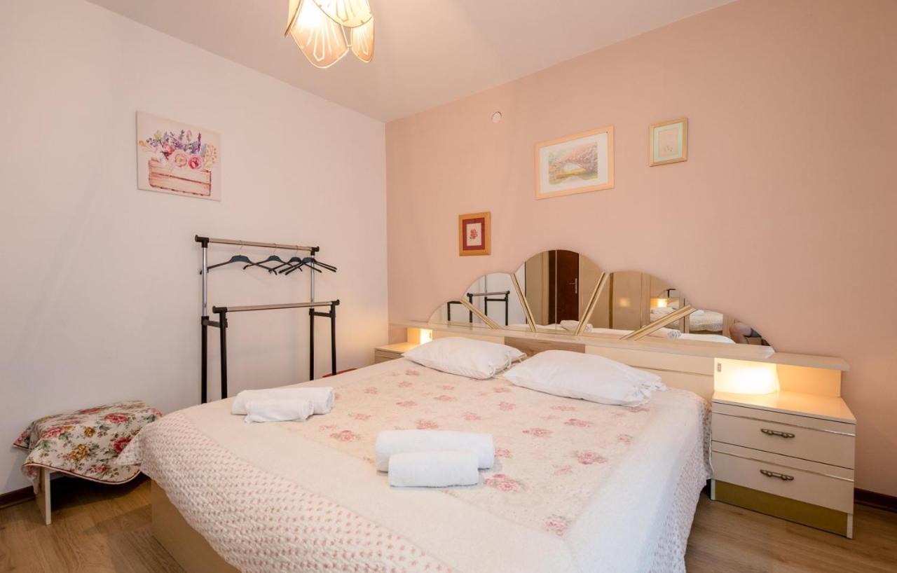 Apartments Vladimir 2836 Palit Bagian luar foto